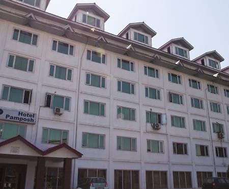 Srīnagar Hotel Pamposh מראה חיצוני תמונה