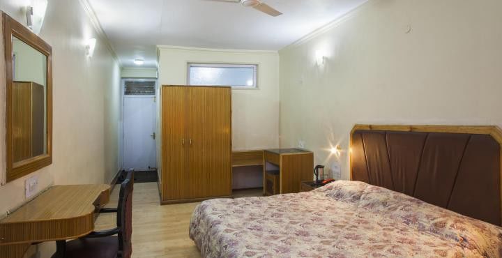 Srīnagar Hotel Pamposh מראה חיצוני תמונה